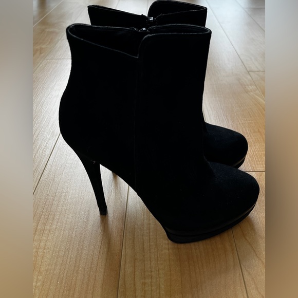 All suede and leather. B2 (Browns) heels - made in Italy. Size 8. Pre-loved. - Picture 2 of 7